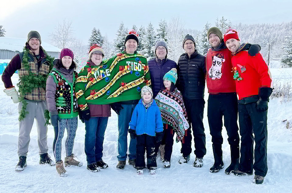 web1_231114-kdb-uglysweaterrace-k_1