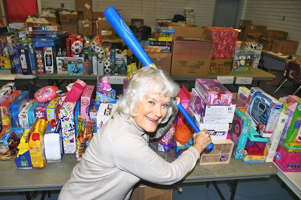 web1_231114-lat-hc-langleychristmasbureau-