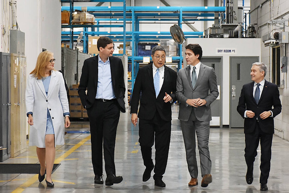 From left: Brenda Bailey, B.C. Minister of Jobs, Economic Development and Innovation, and B.C. Premier David Eby, tour E-One Moli in Maple Ridge with Nelson Chang, chairman, E-One Moli Energy (Canada) Limited and E-One Moli Quantum Energy, Prime Minister Justin Trudeau, and François-Philippe Champagne, federal Minister of Innovation, Science and Industry. (Colleen Flanagan/The News) 