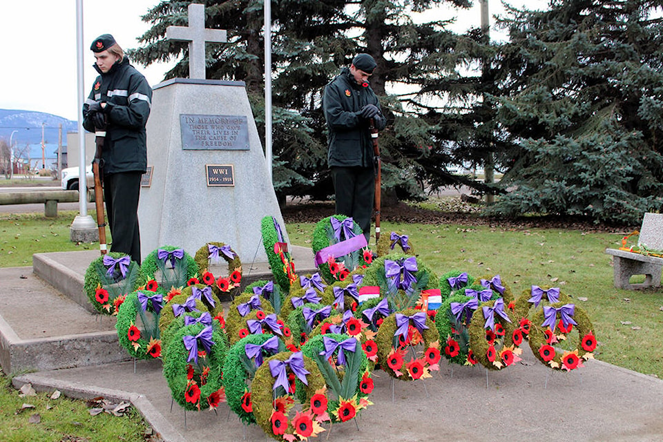 web1_231115-hto_remembrance_day-_7