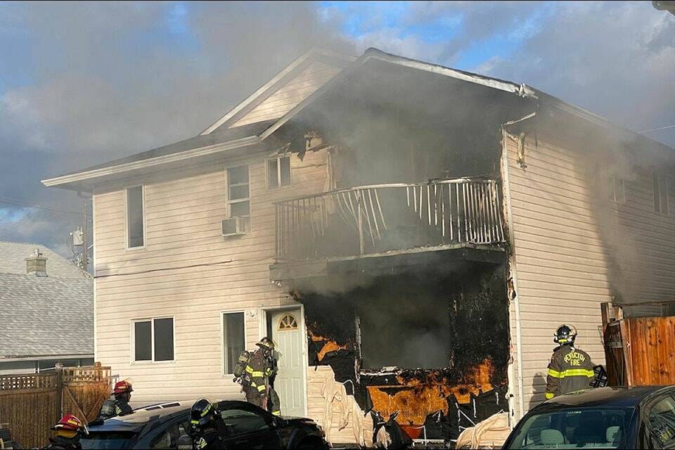 web1_231115-pwn-housefirefundy_1