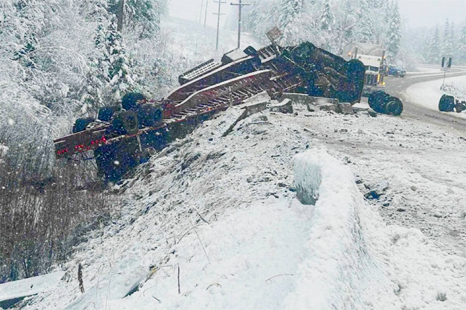 web1_231115-qco-hixon-truck-crash-in-snow-stand-alone_1