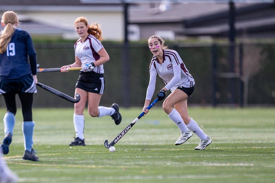 web1_231116-cci-hs-field-hockey-cowhigh_1