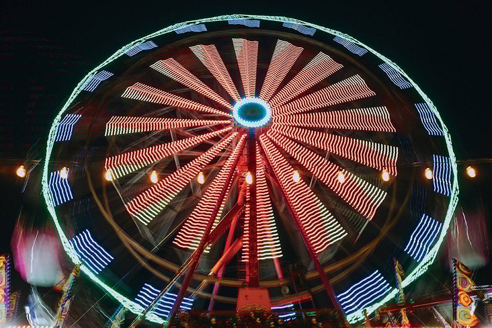 web1_231116-cpl-christmas-district-1881-ferriswheel_1
