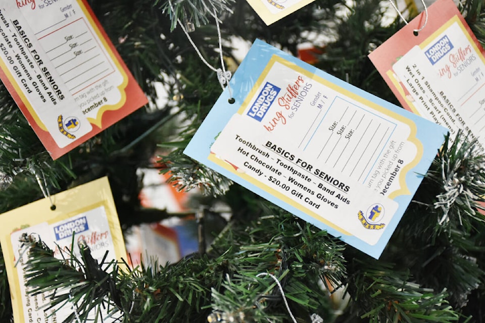 web1_231117-mrn-cf-seniors-wish-tree-londondrugs_3