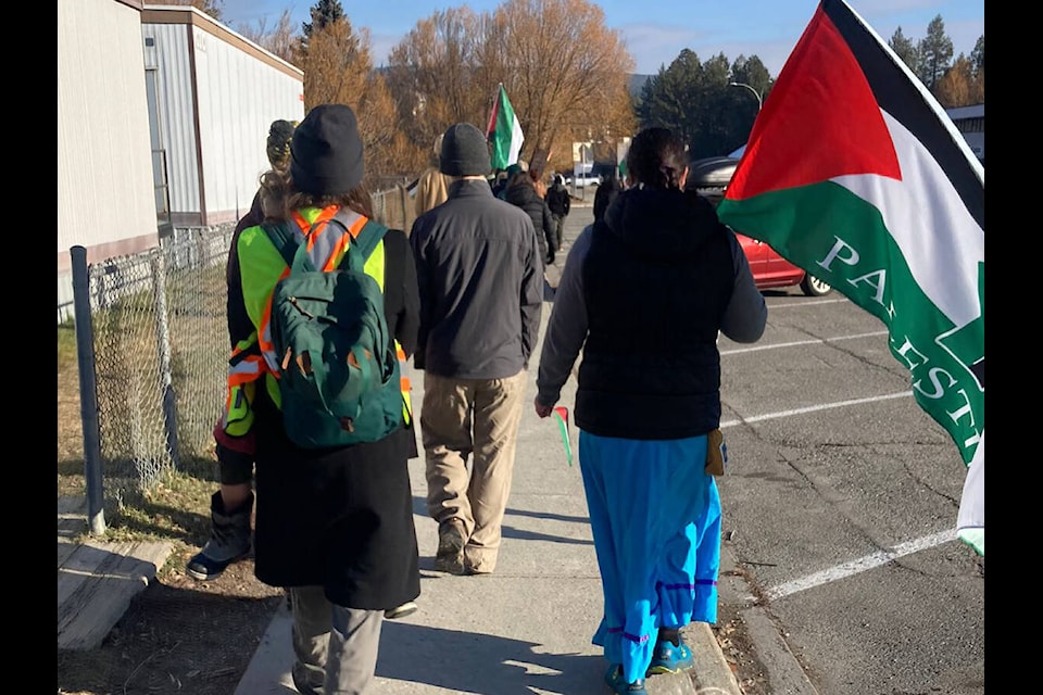 A group of protestors walked across town on Nov. 18, calling for a cease-fire in Palestine (Photos courtesy of Khadija and Gillian Francis) 
