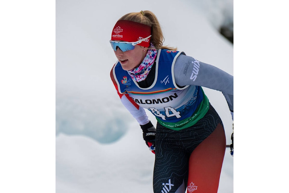 web1_231122-cvr-s-xcskier-1_1
