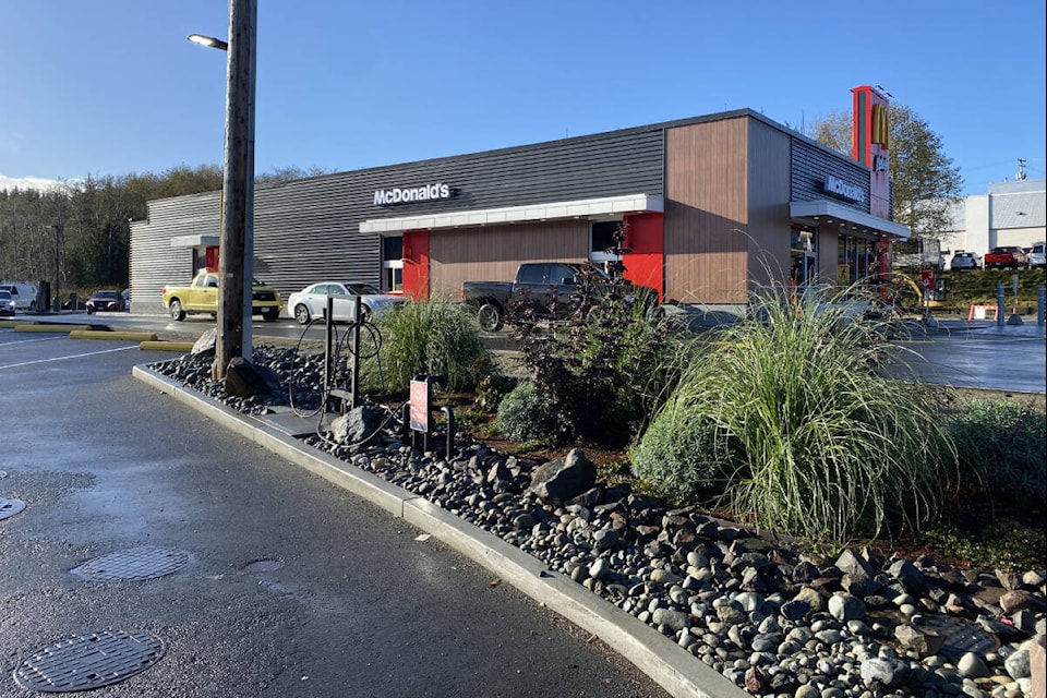 The McDonald’s drive thru had a long lineup on Wednesday afternoon. (Tyson Whitney - North Island Gazette) 