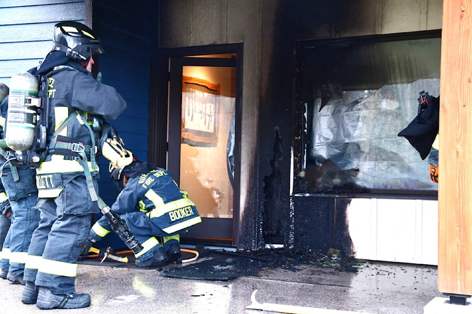 web1_231122-qco-rolfe-street-fire_1