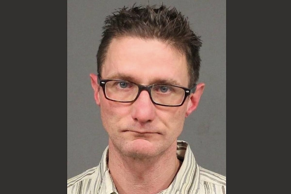 web1_231123-kcn-shoplifter-fdsa_1