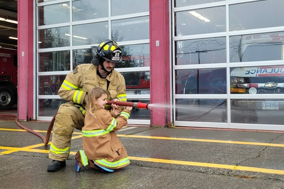web1_231123-nse-fire-chief-esme-hose_1