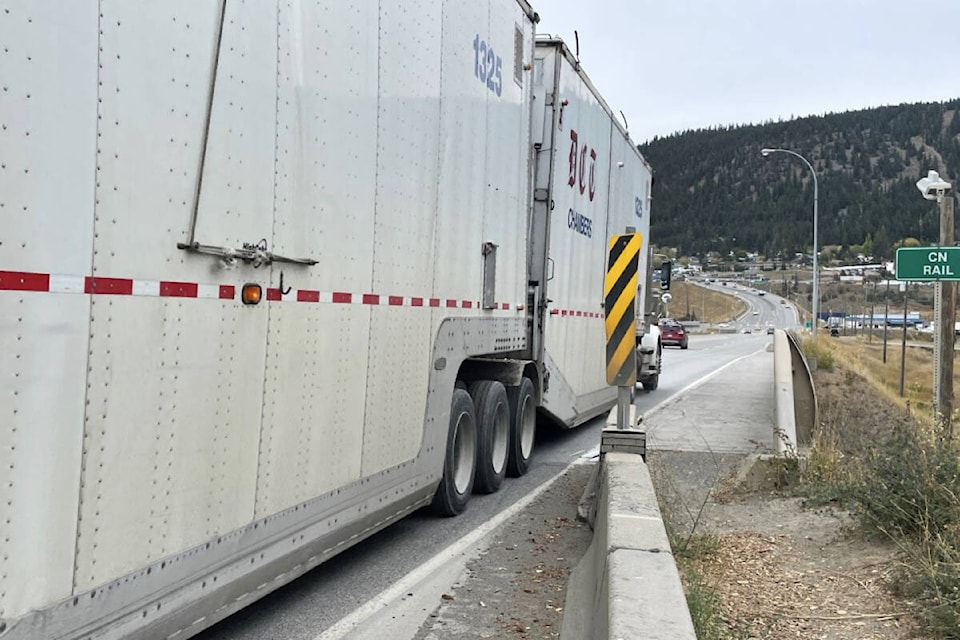 There is limited space for cyclists and inability to dismount safely to access pedestrian section of bridge on Highway 20 in the city. (Coun. Joan Flaspohler photo) 