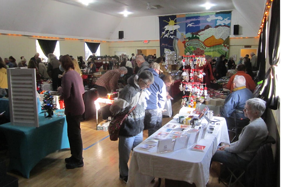 web1_231129-cvr-c-mervillemarket-1_1