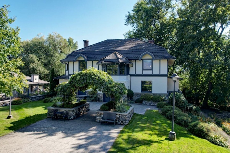 web1_231130-kcn-heritage-home-sale_1