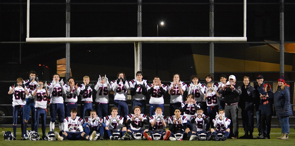 web1_231130-vms-football-varsity-jrcats_4