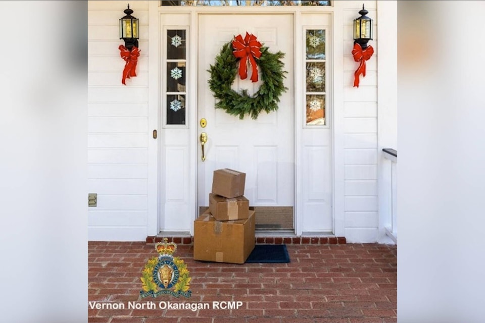 web1_231130-vms-rcmp-gifts-1_1