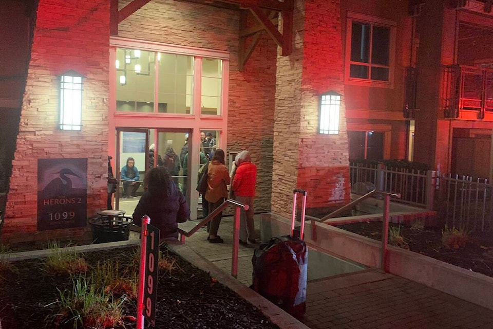 People were evacuated from the Waterscapes Community in 鶹ѡ after it flooded early morning Nov. 29, 2023. (Andrew Ballance) 