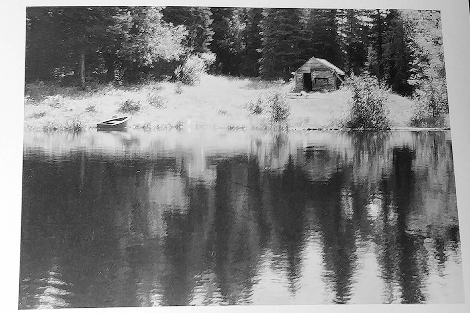 web1_vv-fish-lake-bw