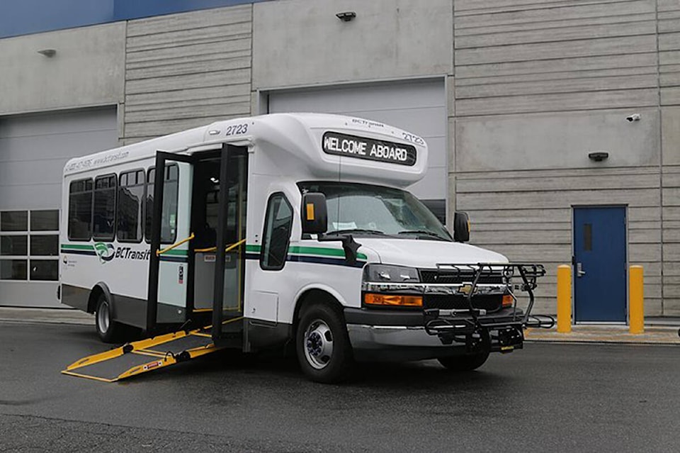 web1_201126-rtr-bus_1