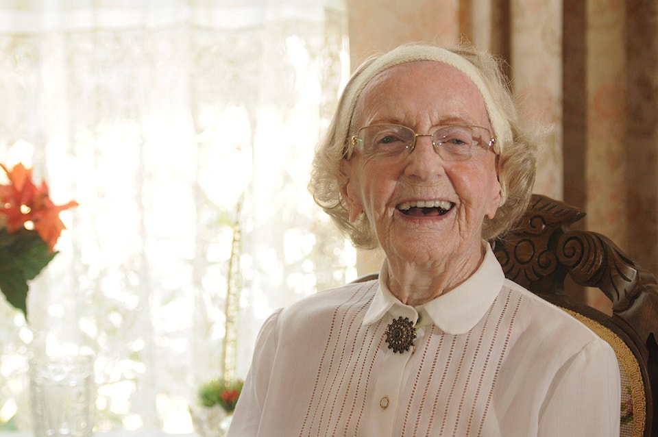 web1_210812-cpl-hedy-sutulov-107thbirthday_3