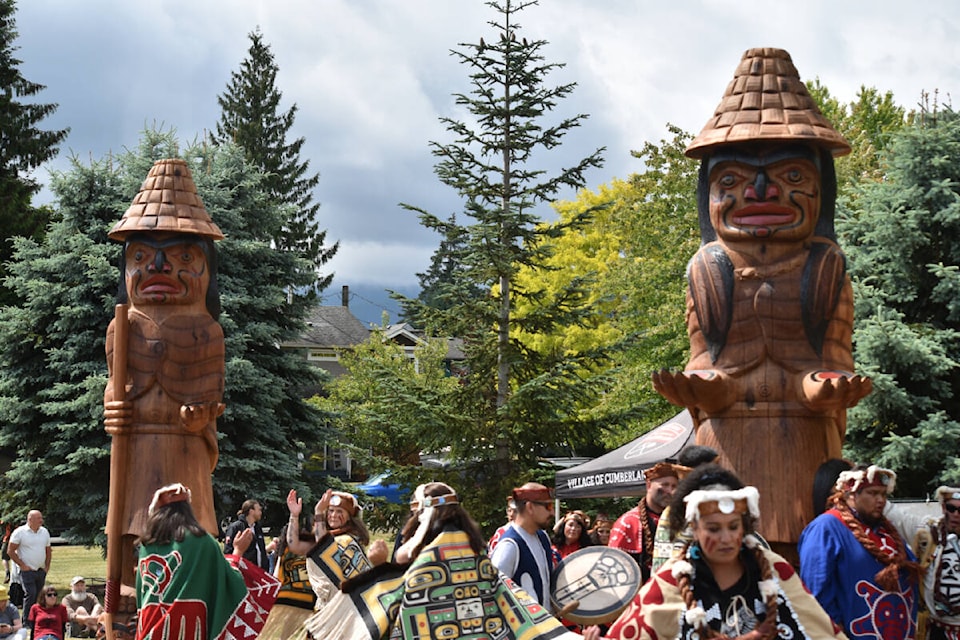 web1_230628-cvr-c-cumberland-totem-unveiling-1_8