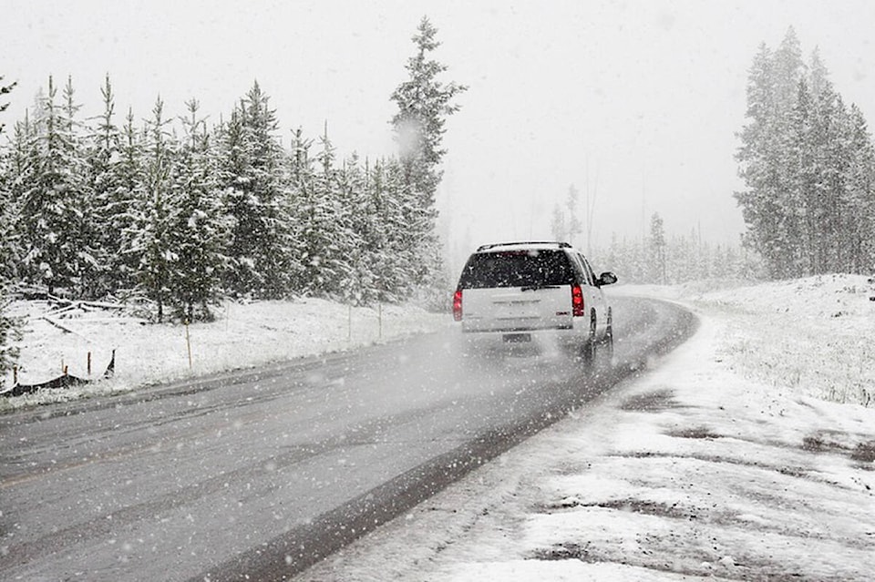 web1_231204-rtr-snowfall-rogerspass_1