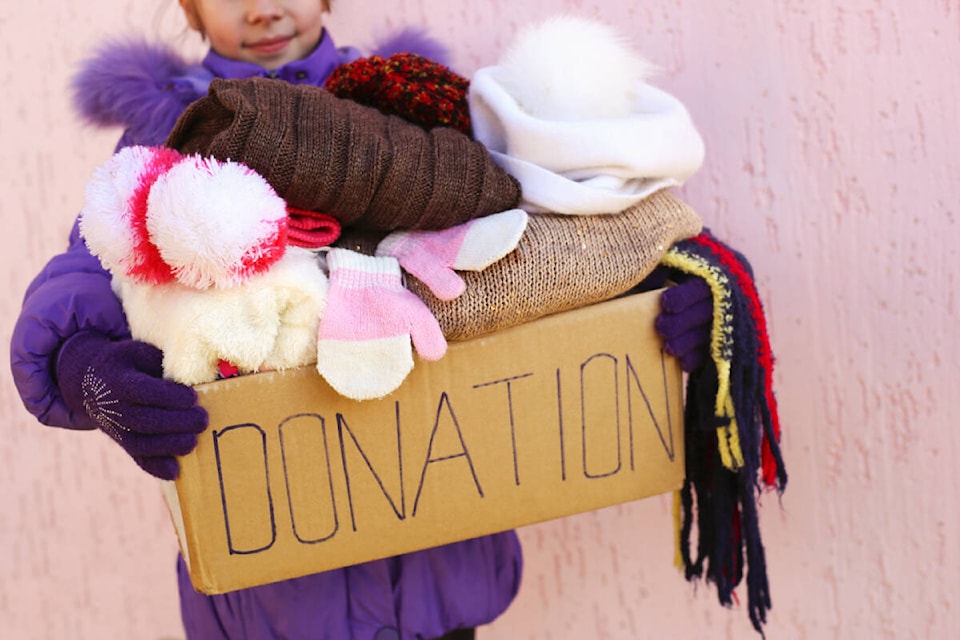 web1_231206-cvr-c-clothingdrive-1_1