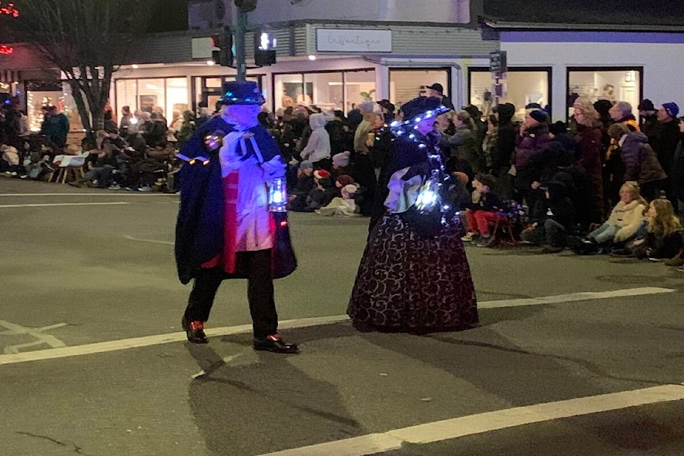 ‘Sidney Sparkles’ during Christmas parade Peninsula News Review