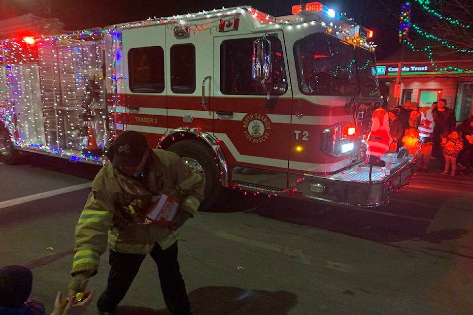 ‘Sidney Sparkles’ during Christmas parade Peninsula News Review