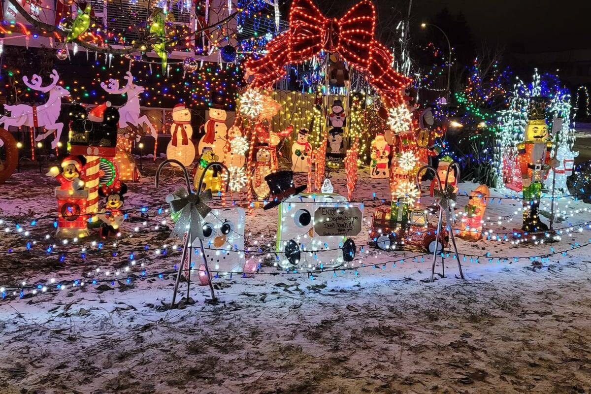 Kelowna s Candy Cane Lane brings smiles and food security