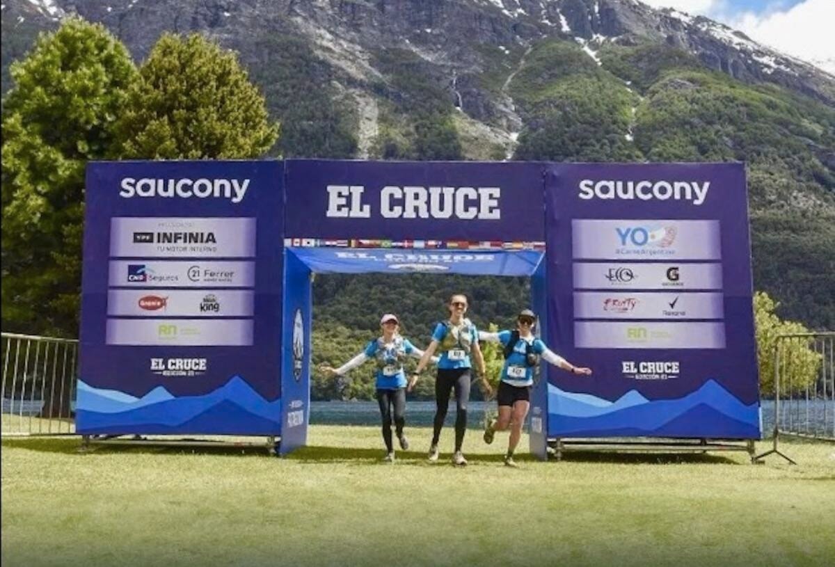 La mujer de Kelowna subió al podio tras la etapa 1 de 3 en El Cruce en la Patagonia