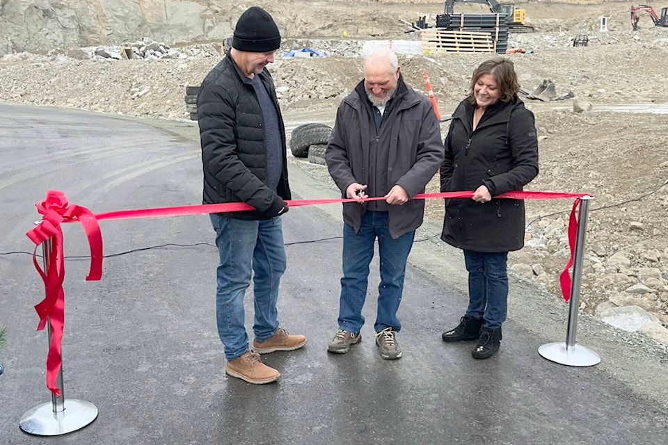 web1_231207-sum-dickinson-place-road-summerland_1