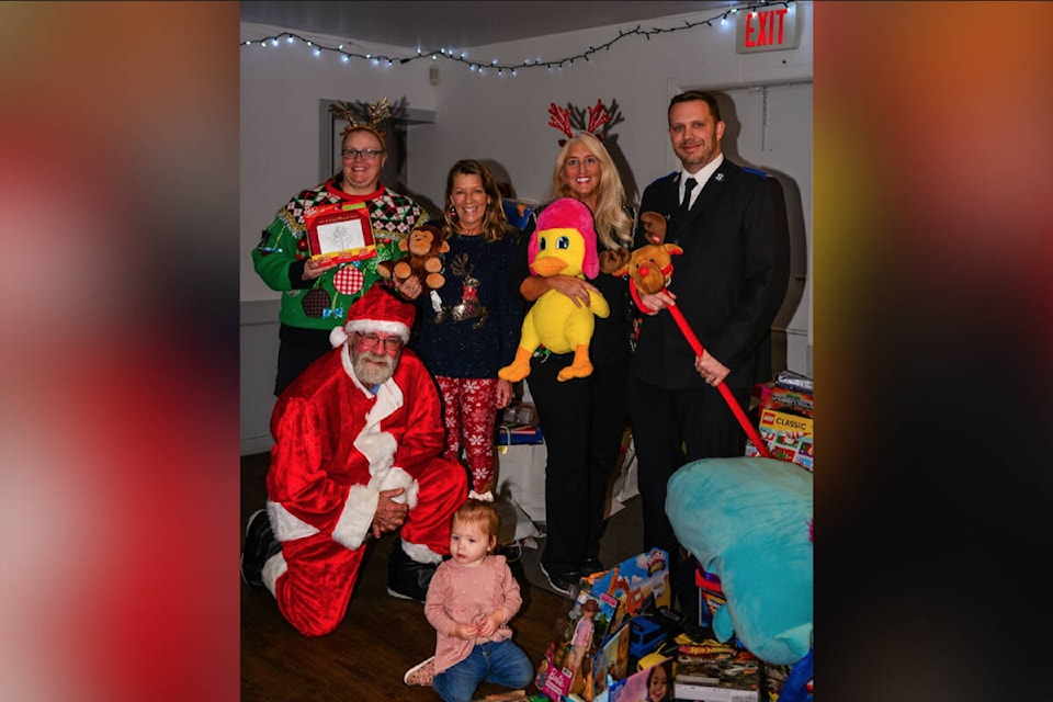 web1_231207-vms-elks-christmas-elks_1
