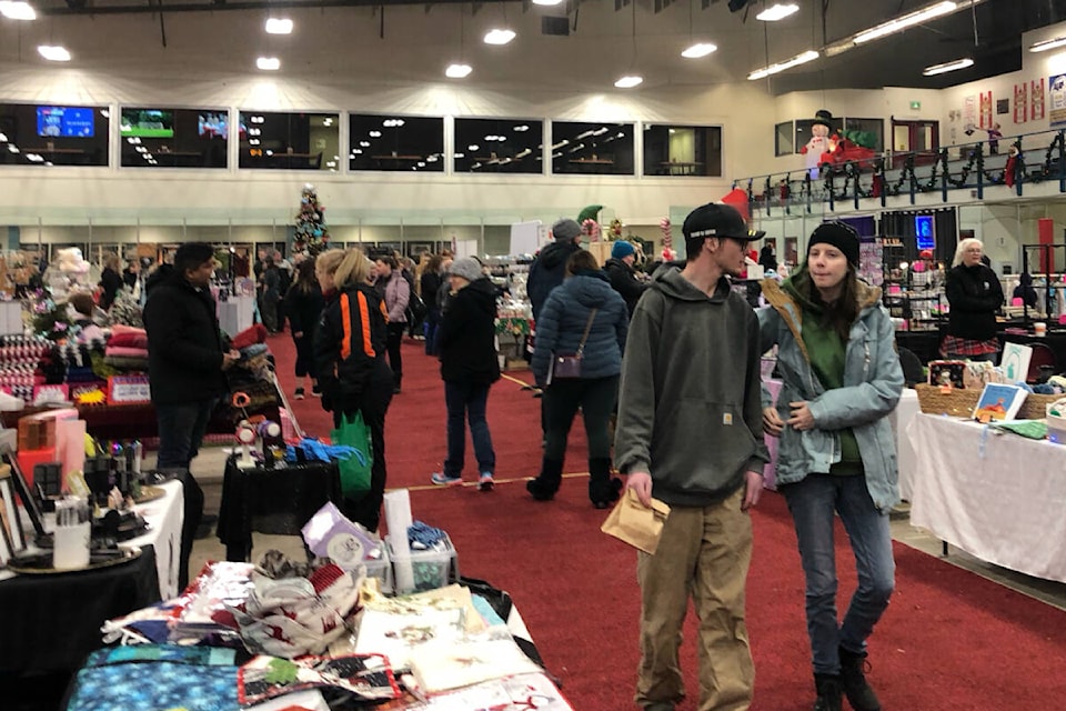 web1_231207_sln_yuletide-festival-photos-yuletide-festival-sylvan-lake_1
