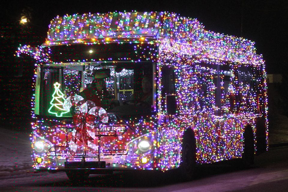 web1_231208-rda-santa-bus