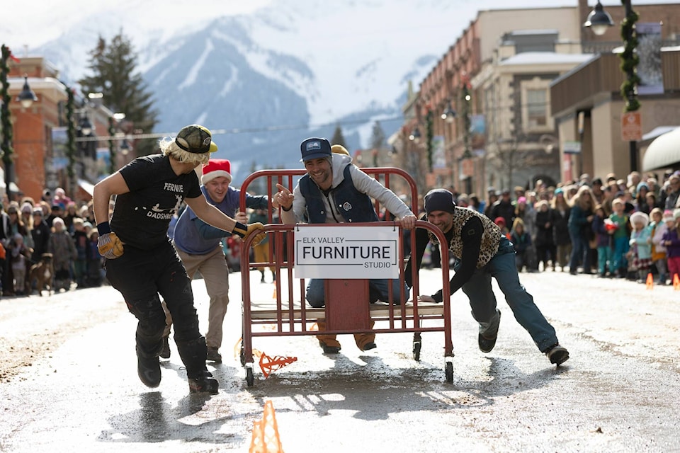 web1_231214-gfg-r3-griz-days-fernie_1
