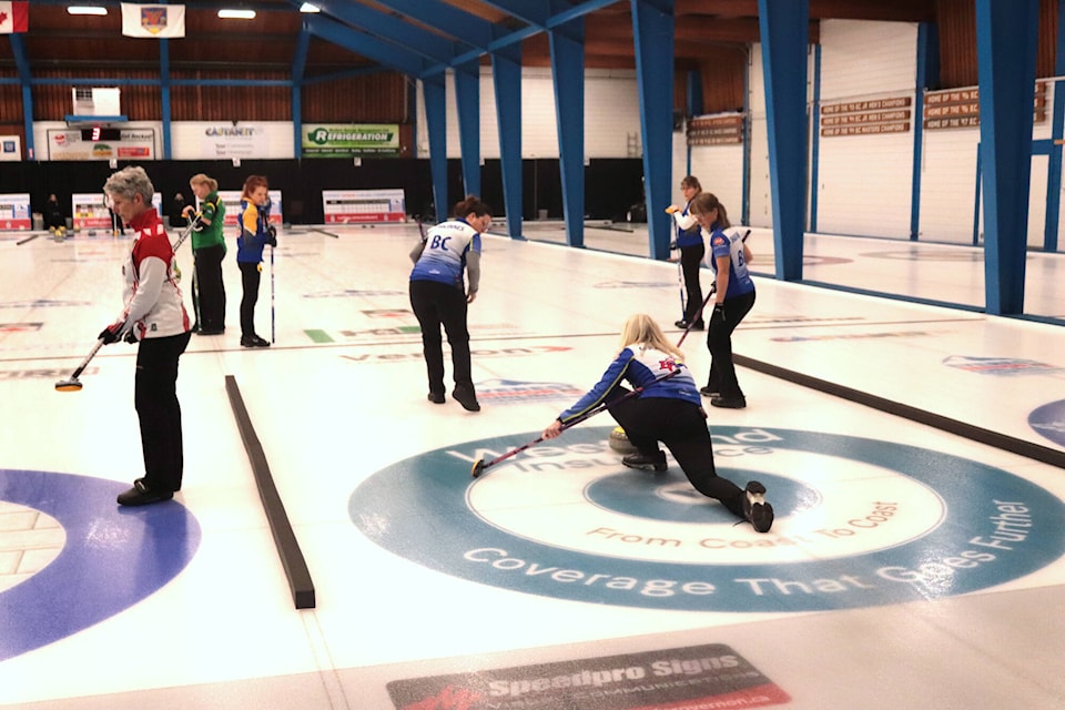 web1_231214-vms-curling-1_1
