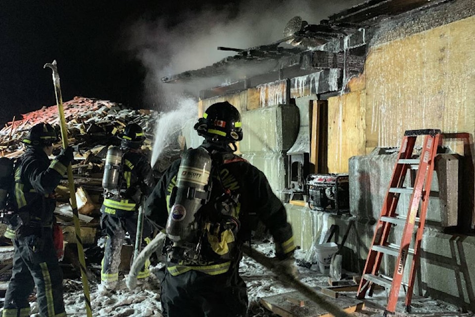 web1_231214-wek-shed-fire-_1