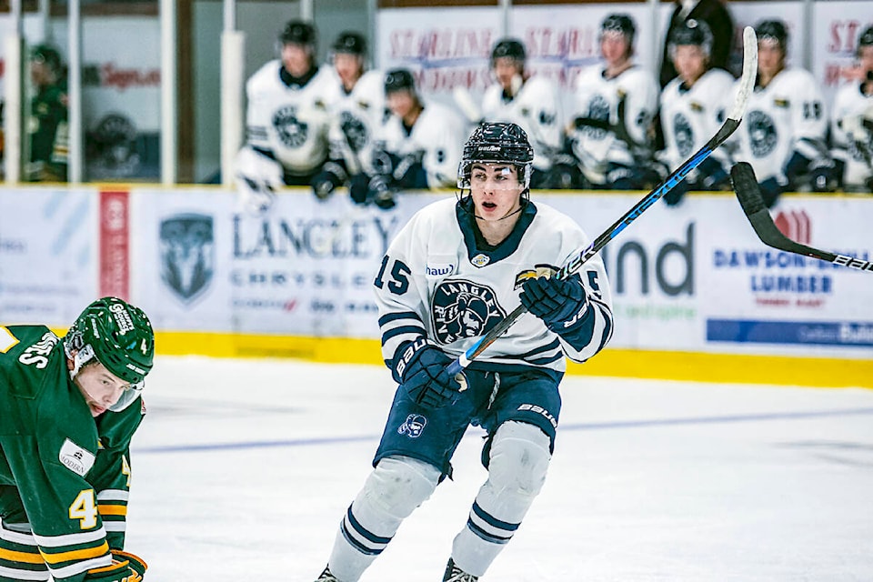 web1_231217-lat-df-rivermen-down-kings-rennie_1