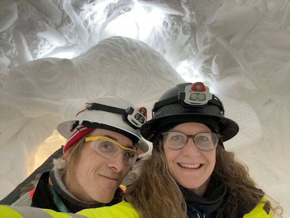 web1_231220-rda-ice-hotel-pair_1