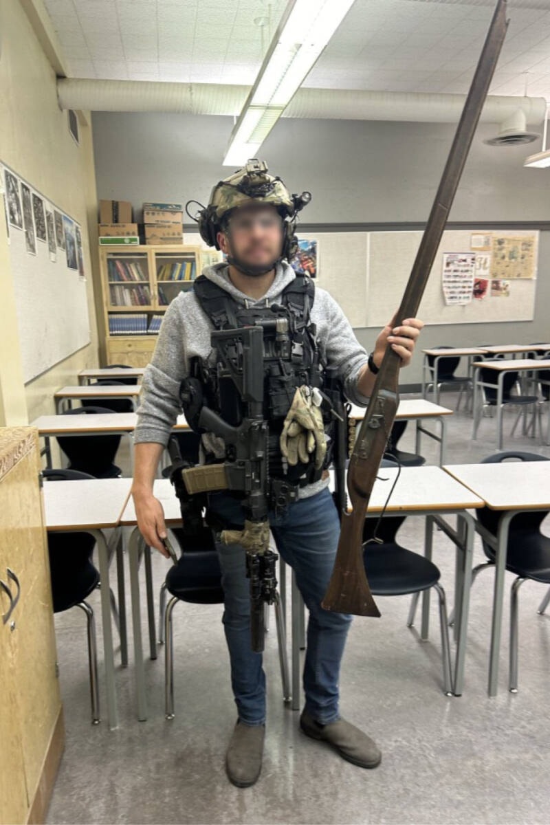 web1_231221-bpd-vpd-school-vintage-rifle_2
