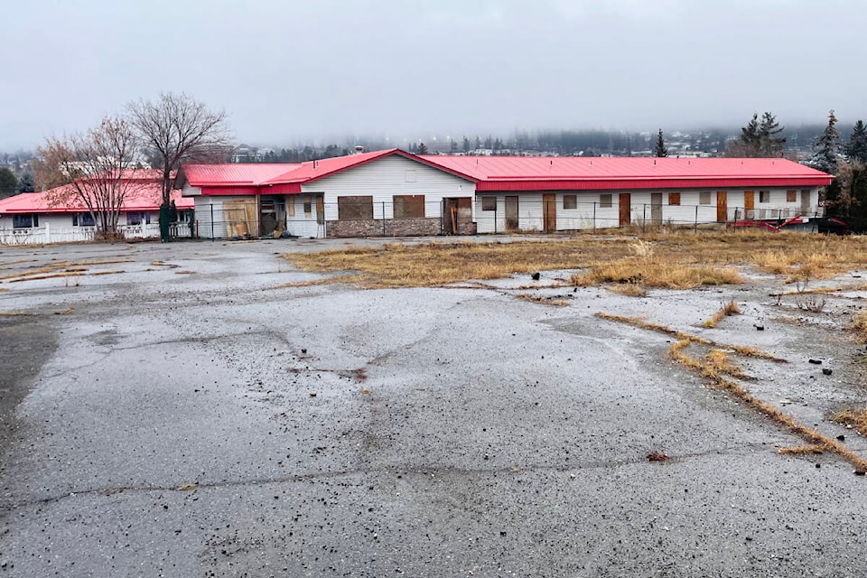 Williams Lake Fire Department responded to a fire in an unoccupied building on the Hamilton Hotel property on Dec. 18, 2023. (Ruth Lloyd photo - Williams Lake Tribune) 