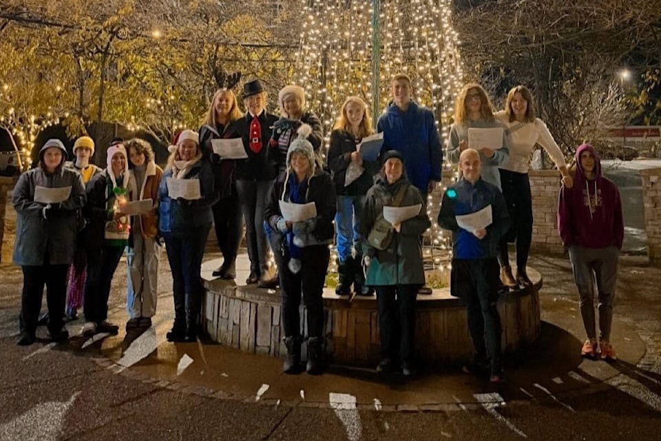 web1_231227-cvr-c-caroling-1_1