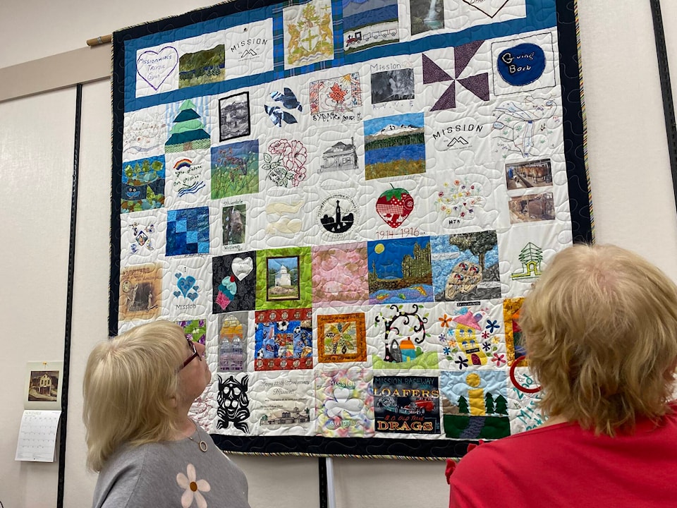 web1_231229-mcr-seniors-quilt-museum-_3