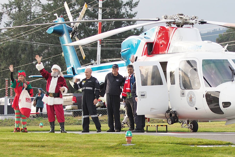 web1_copy_231212-nbu-helijet-santa-2023-_1