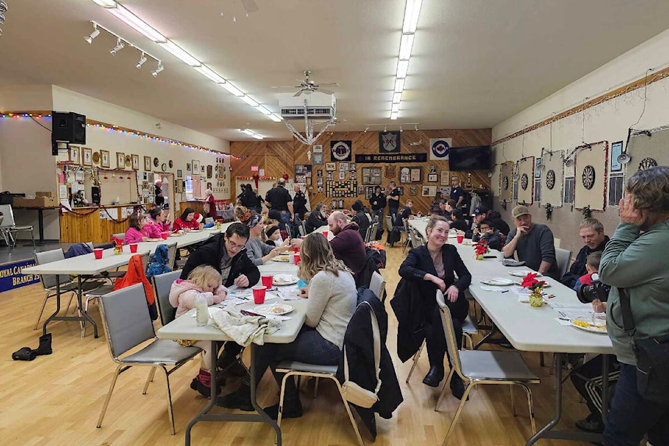 web1_rsz-breakie-with-santa-guests-407225426_913791743734249_3730947070390832362_n
