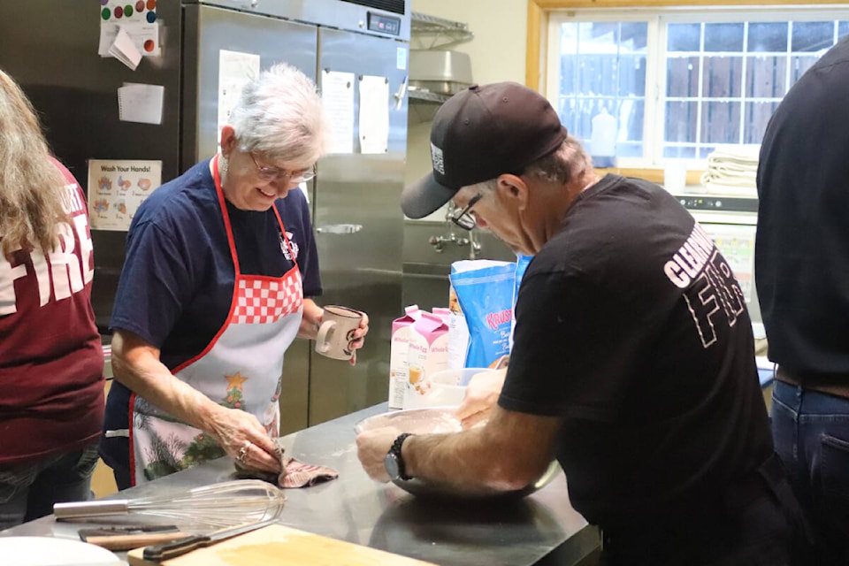 web1_rsz-charlotte-and-guy-cooking-img_2464