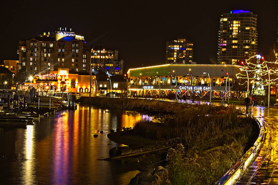 web1_rsz-xmas-waterfront