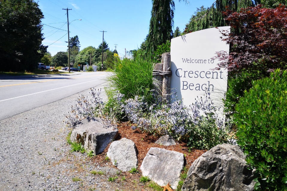 web1_220324-pan-crescent-beach-traffic-traffic_1