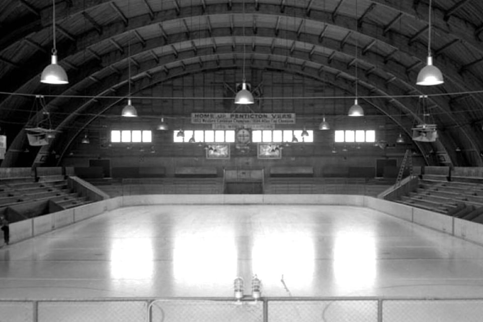web1_221019-pwn-oldphoto_1